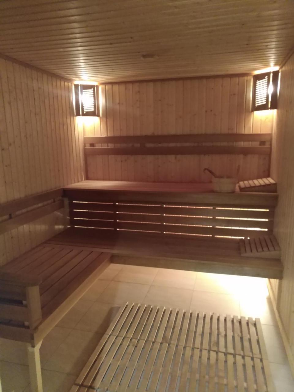 Viktoria Park Hotel Butja Exteriör bild