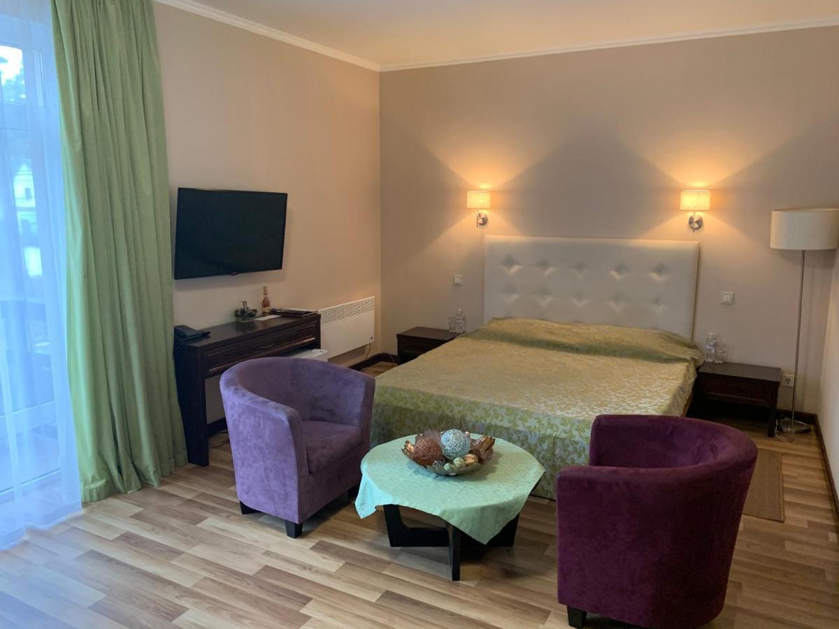 Viktoria Park Hotel Butja Exteriör bild